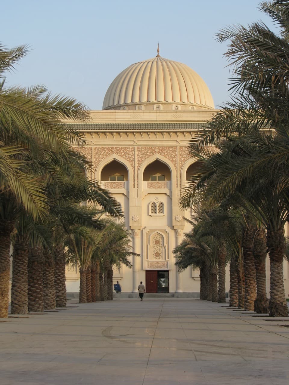 Главное здание American University of Sharjah