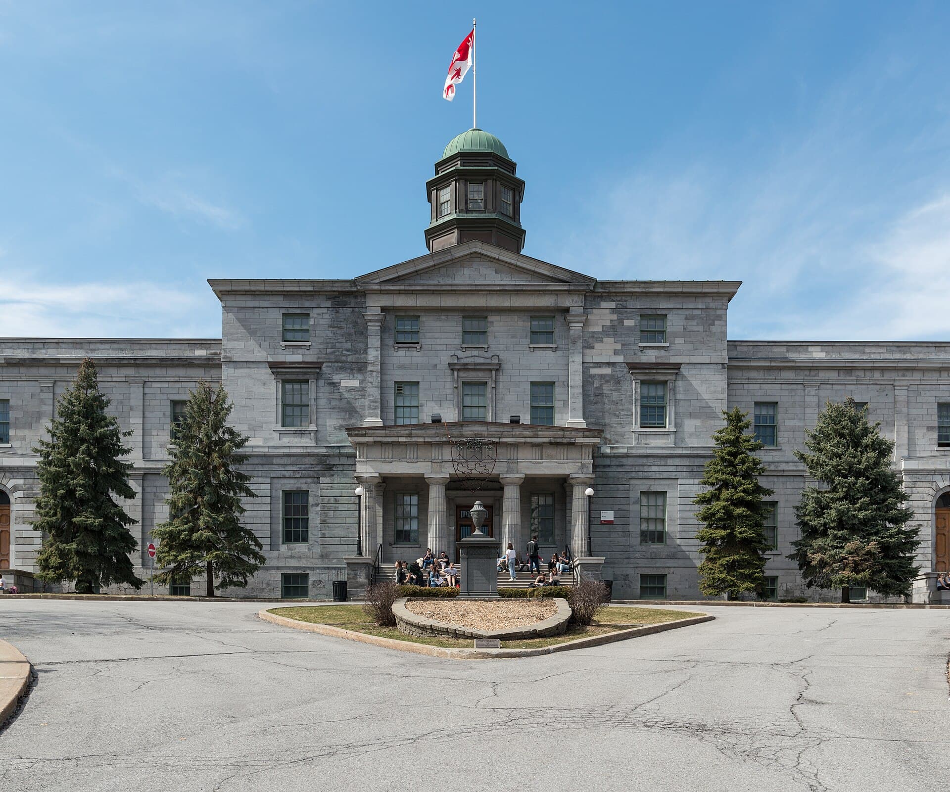 Здание Arts Building, McGill University