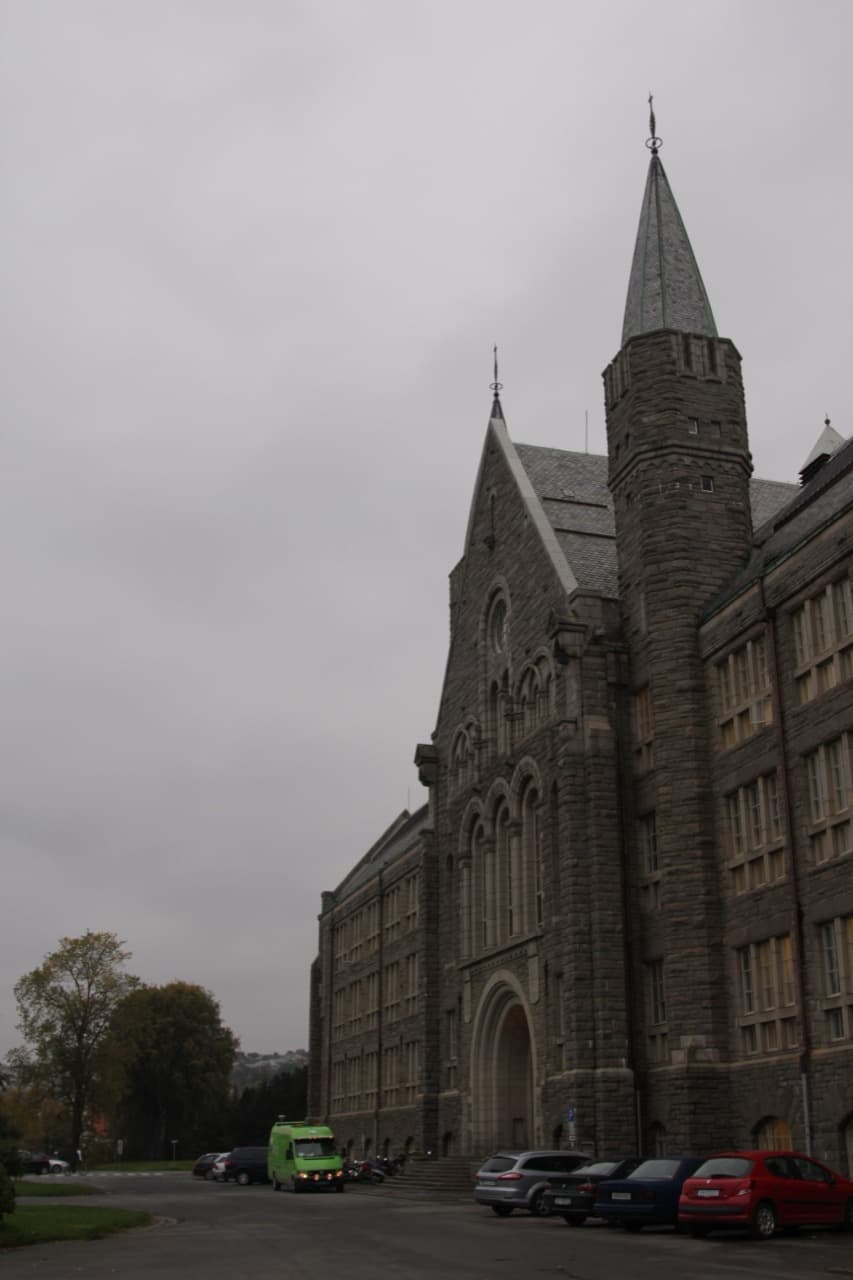 Главное здание NTNU Gløshaugen, Трондхейм
