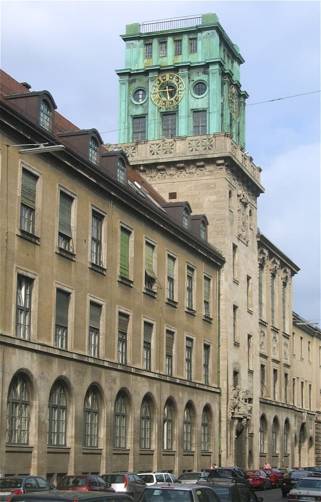 Главное здание Technical University of Munich