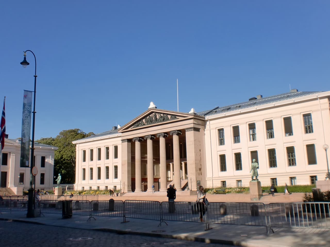 Главное здание University of Oslo