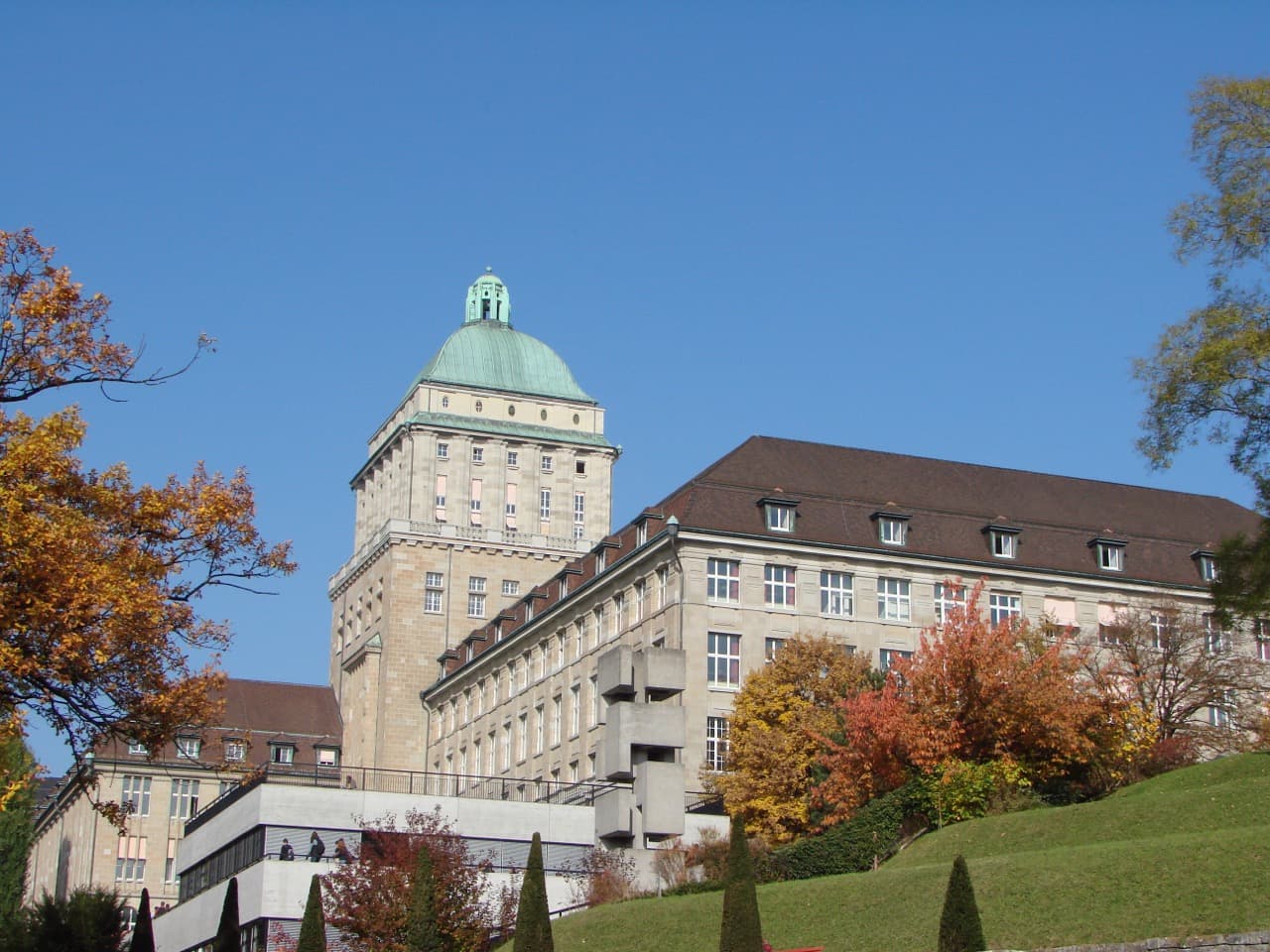 Главное здание University of Zurich